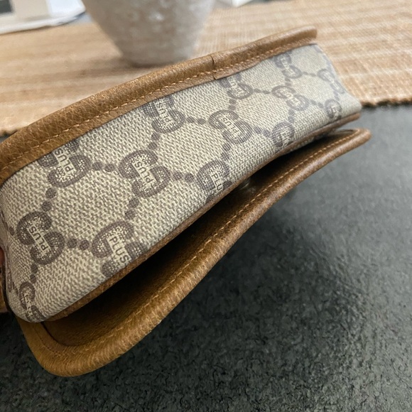 Authentic Gucci Vintage Crossbody Bag - Picture 8 of 14